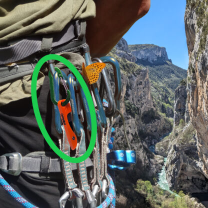 CHOUKA knife on the climbing harness