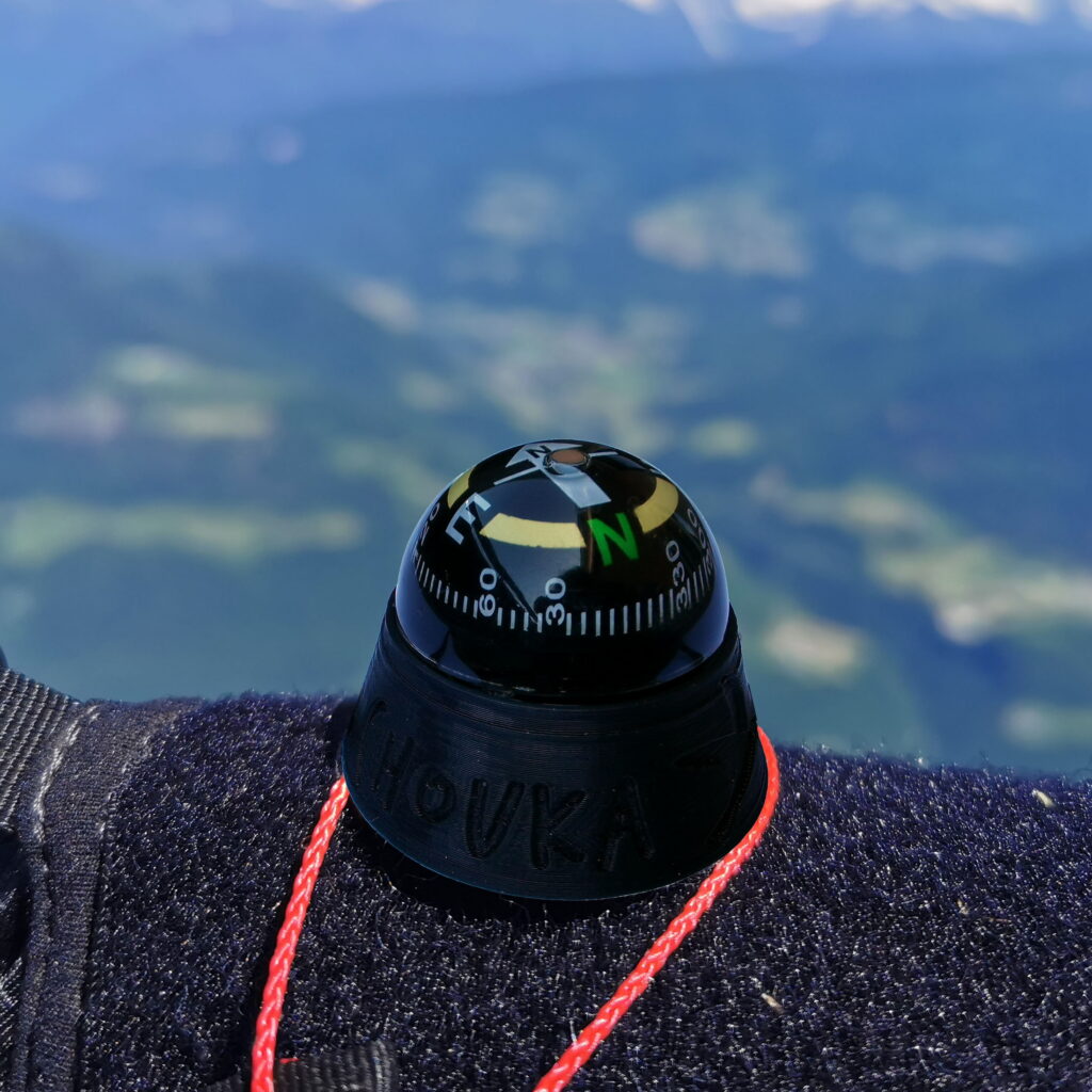 Boussole Chouka au cockpit du parapente